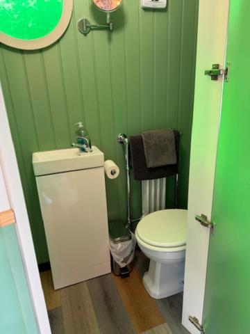 Ted'S Shed Apartment Bishop Auckland Exterior photo